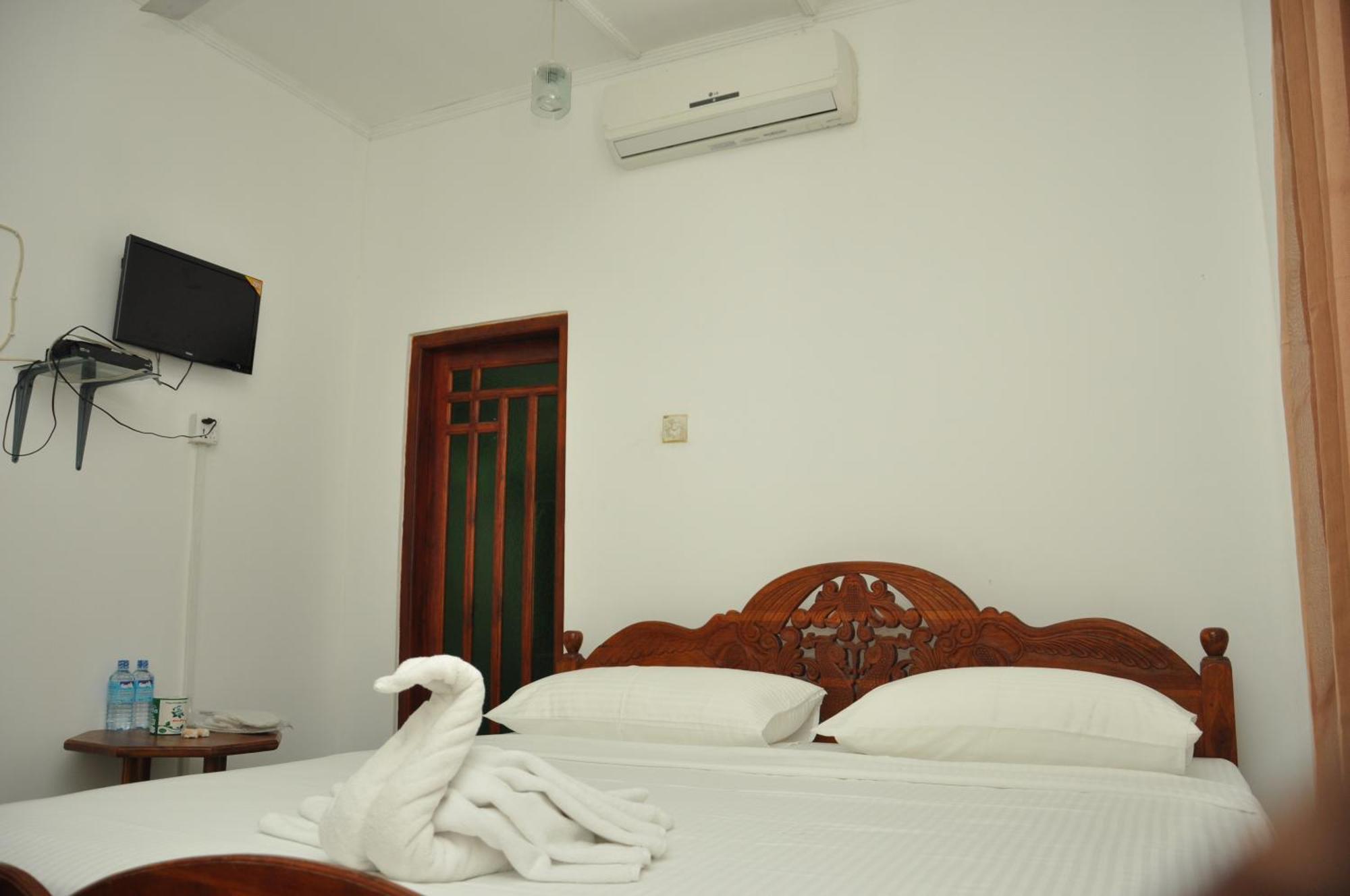 Sujatha Tourist Rest Hotell Dambulla Rom bilde